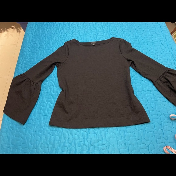 BLACK Ann Taylor Pull Over Bell Sleeve Blouse L - Picture 3 of 11
